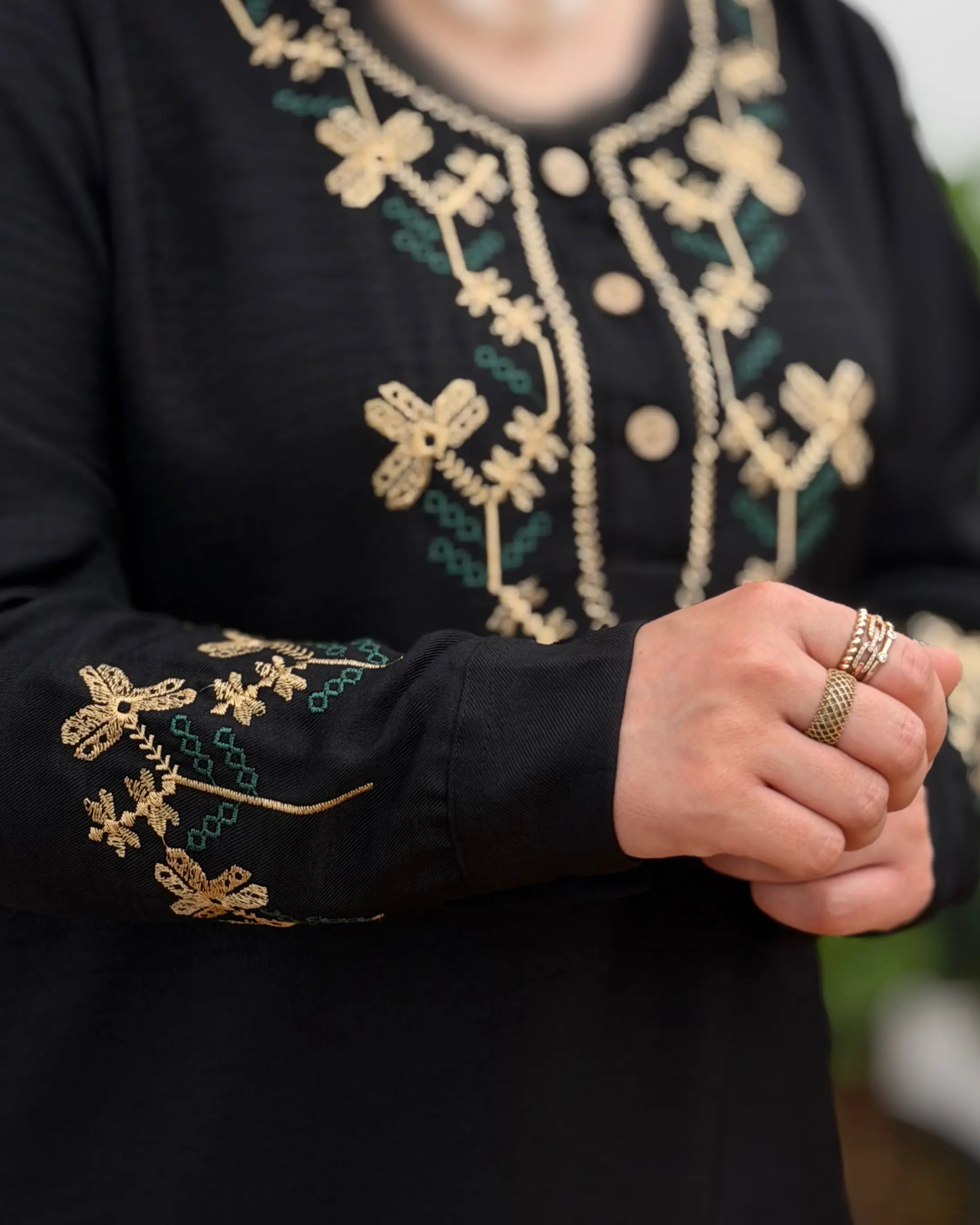 مانتو کوتاه بهاره مشکی مدل روژین (ویژه محرم)